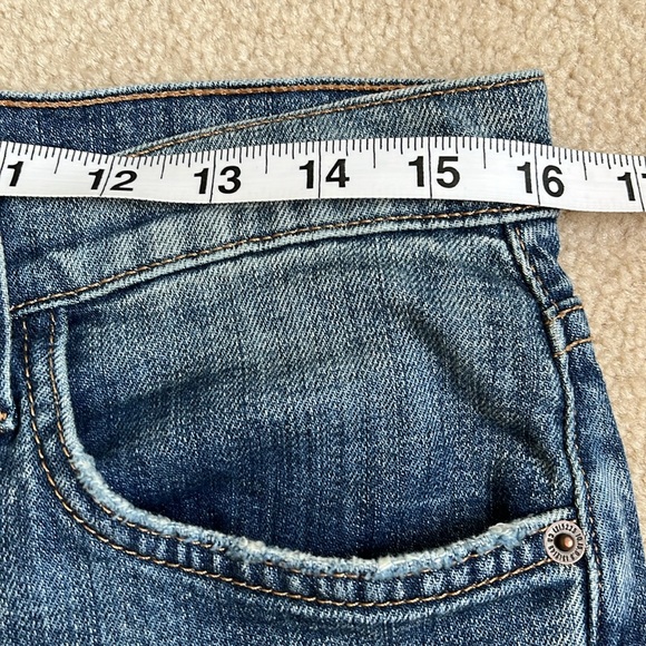 Current Elliot (exclusive for Nordstroms) Boyfriend distressed jeans. Fit 28-29 - Picture 9 of 11